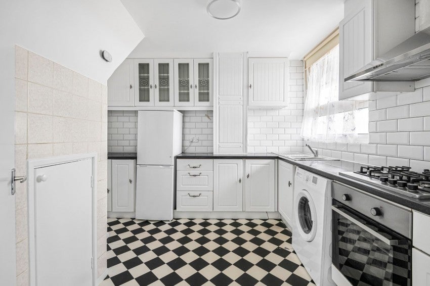 Flat Tottenham Road in Greater London