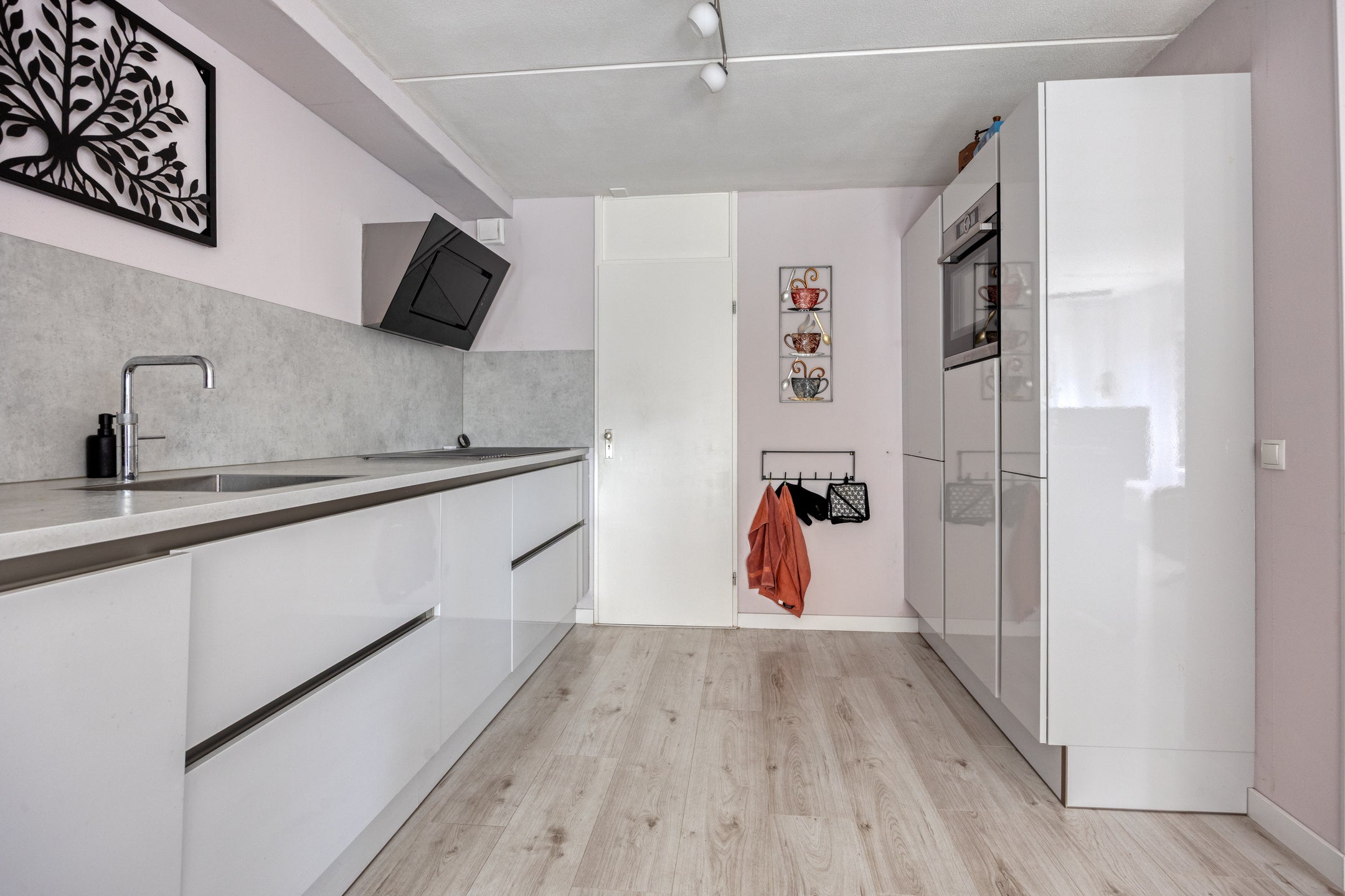 Tussenwoning te koop: Wit-geellaan 3, Zoetermeer