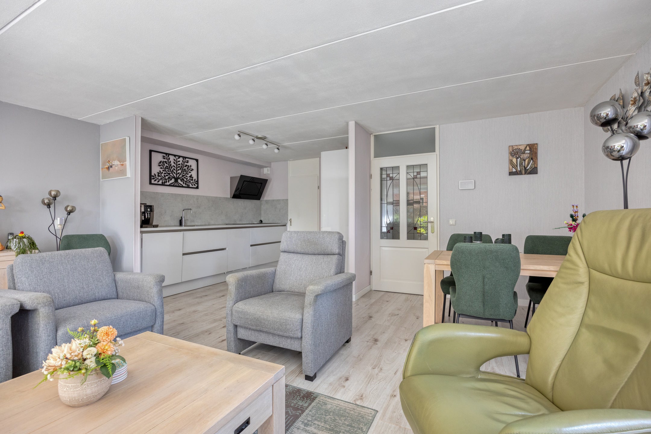 Tussenwoning te koop: Wit-geellaan 3, Zoetermeer