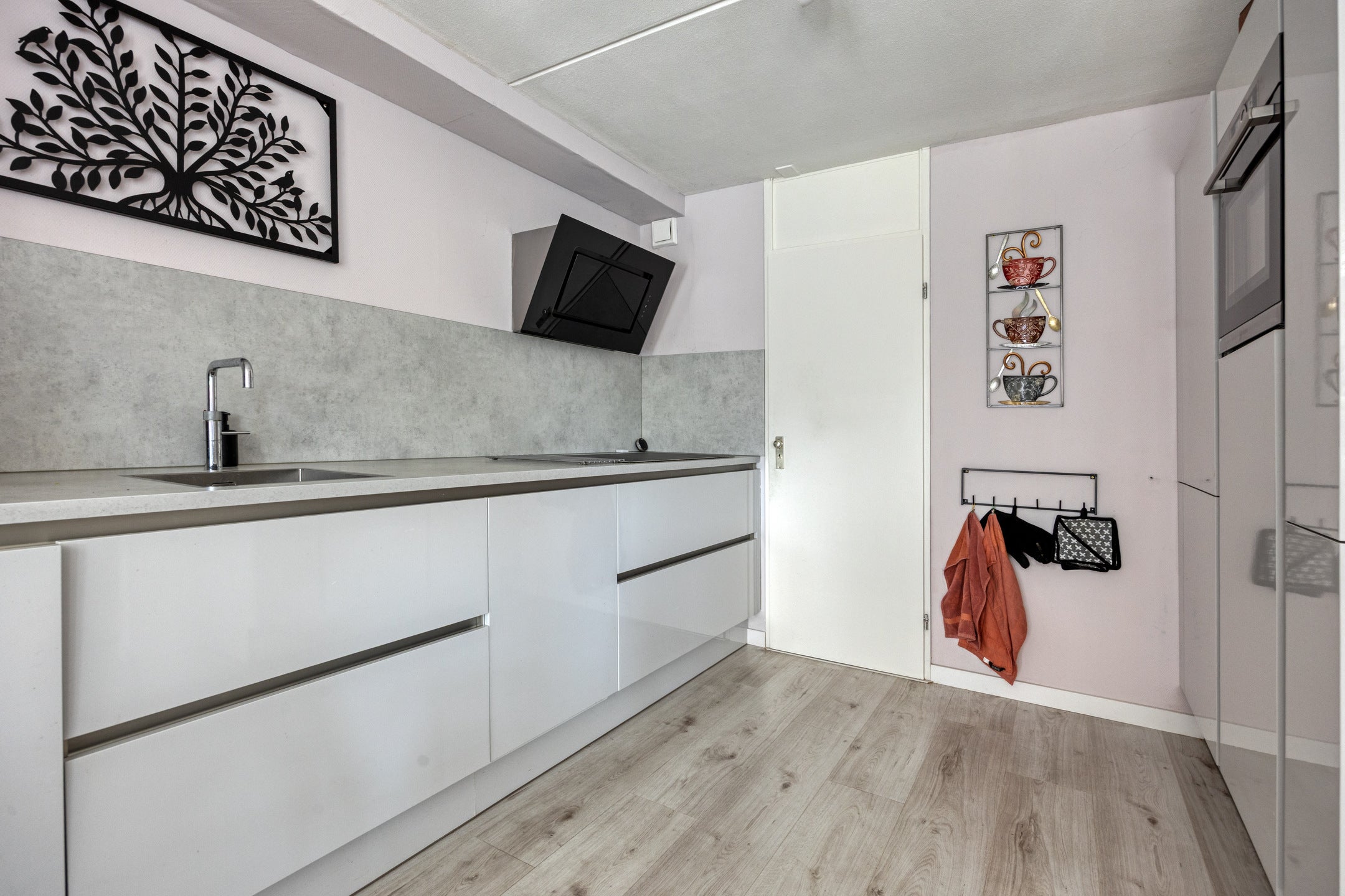 Tussenwoning te koop: Wit-geellaan 3, Zoetermeer