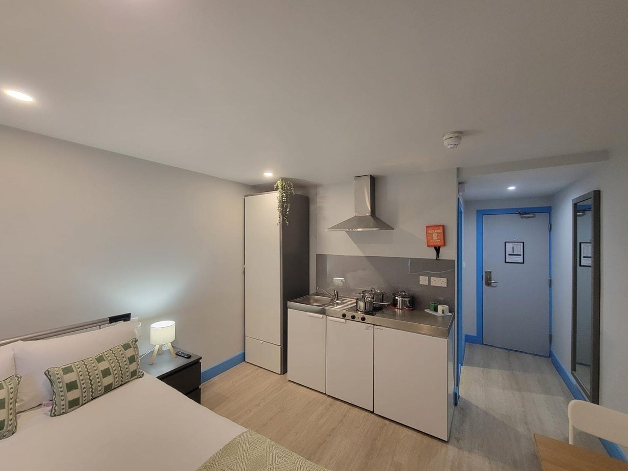 Room London Road in Greater London