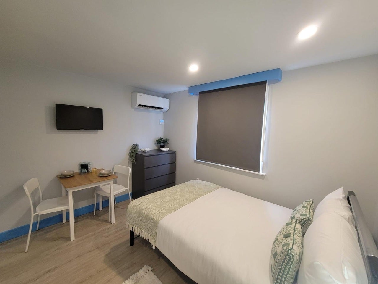 Room London Road in Greater London