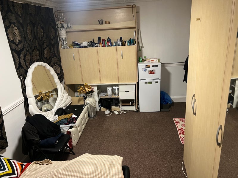 Room Stokes Road in Greater London