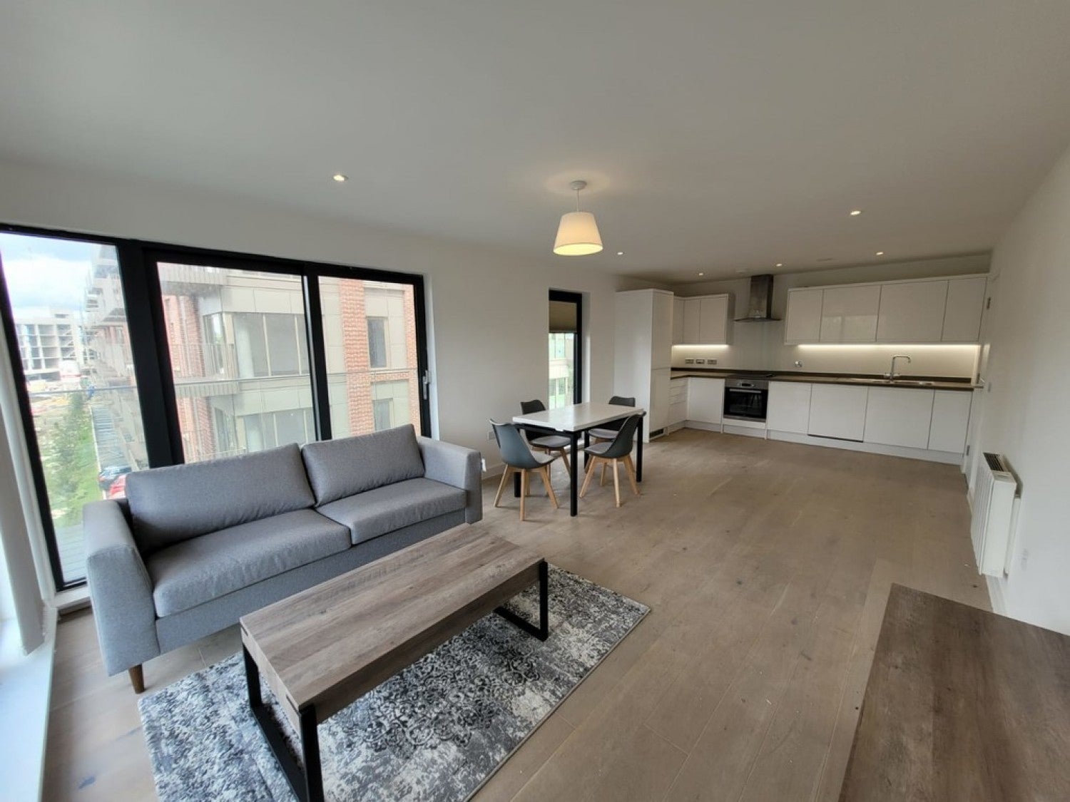 Flat Leacon Road in Ashford