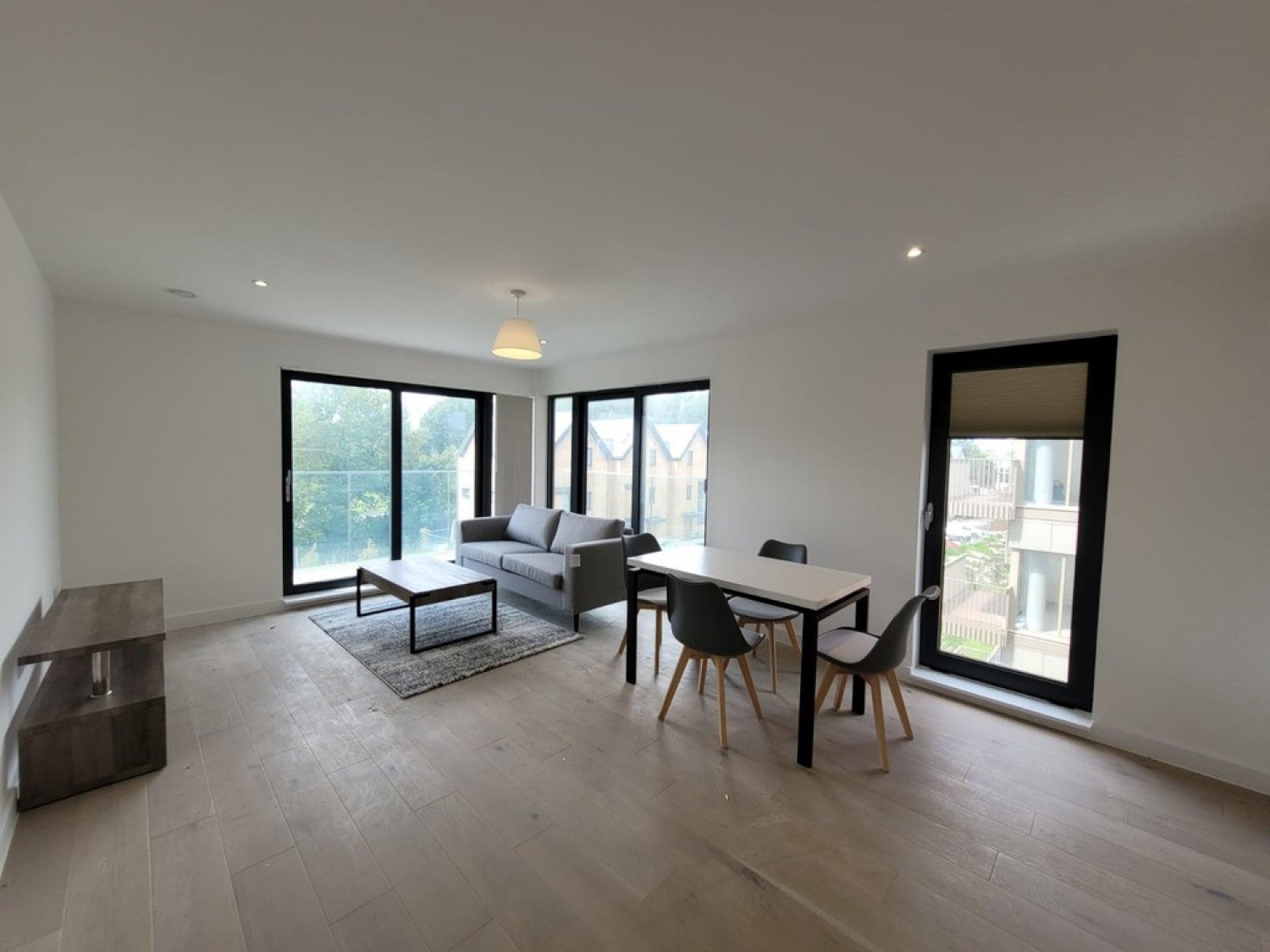 Flat Leacon Road in Ashford