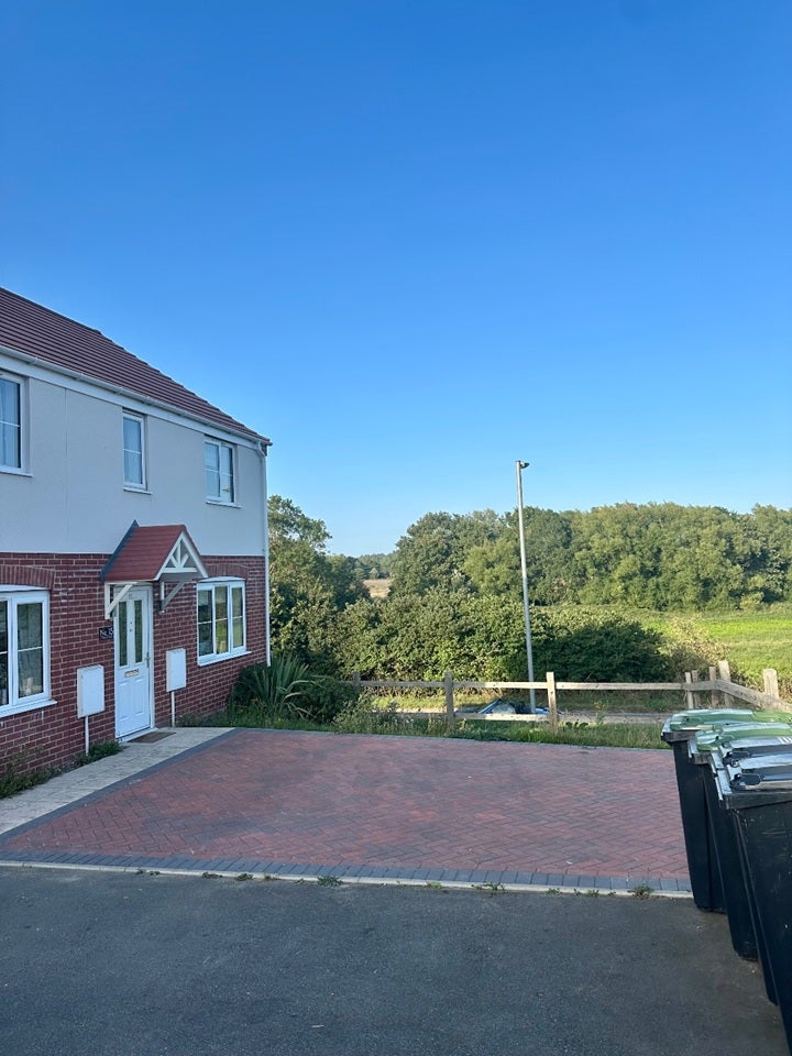 Room Chestnut Close in Mid Suffolk