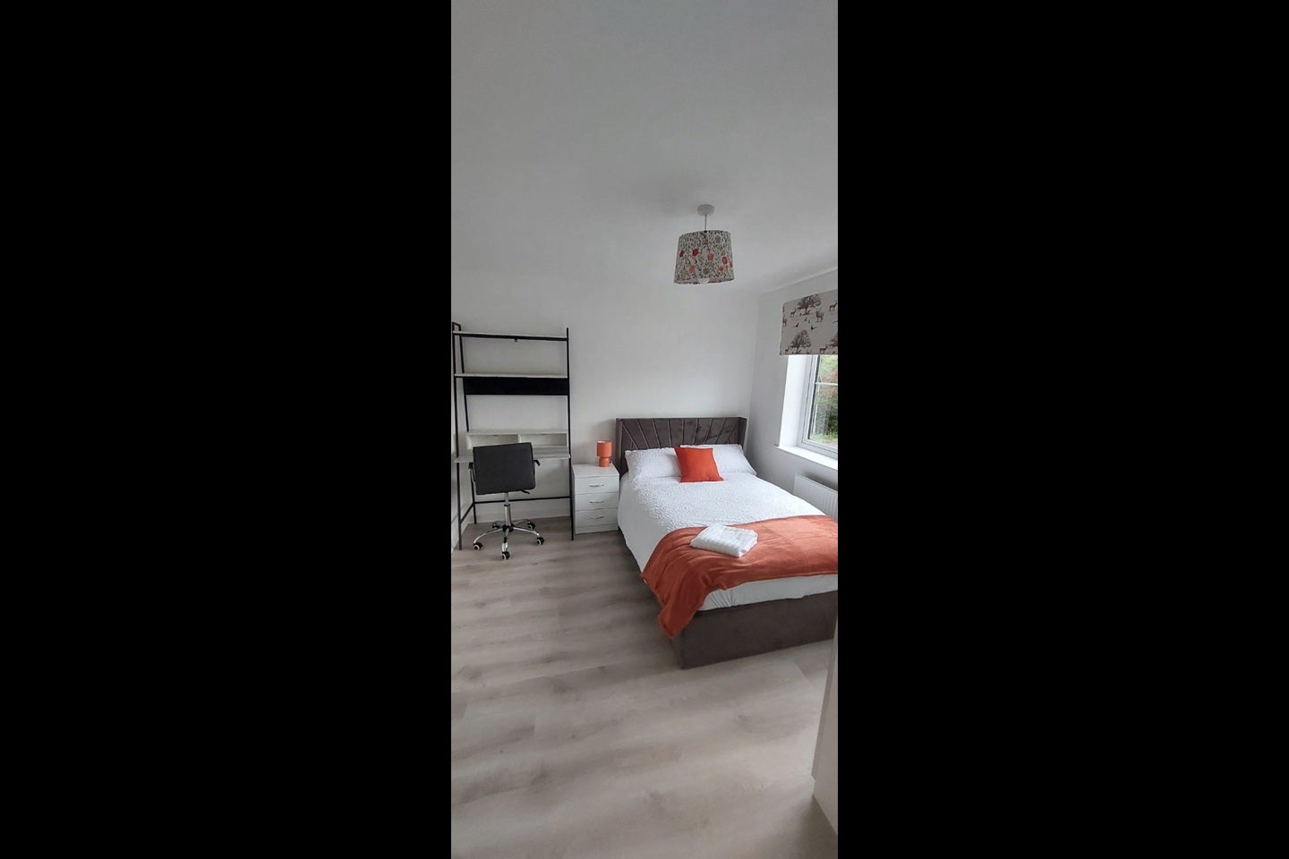 Room Chestnut Close in Mid Suffolk