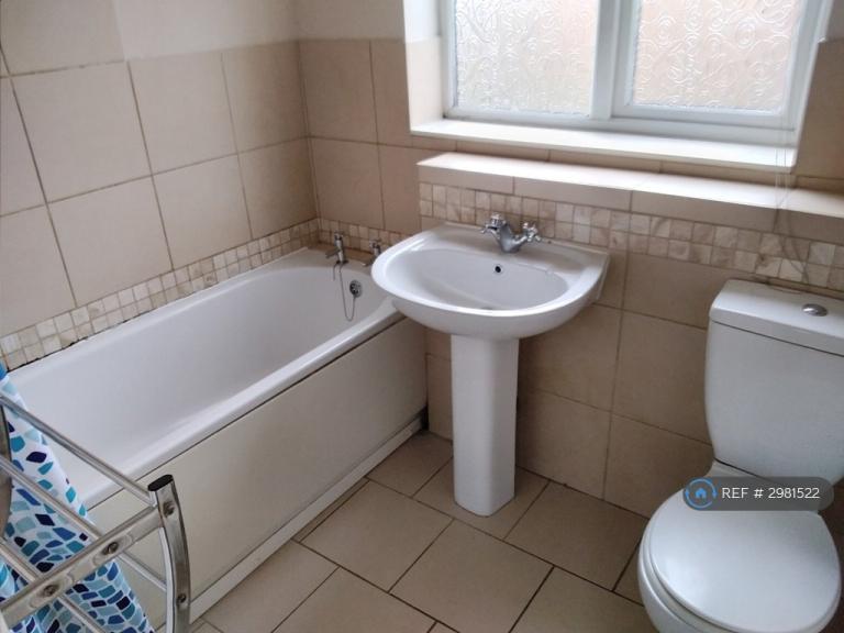 Flat Hornbeam Close in Leighton Buzzard