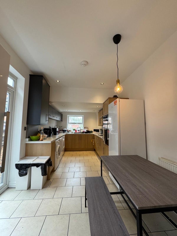 Room Colwick Road in Nottingham