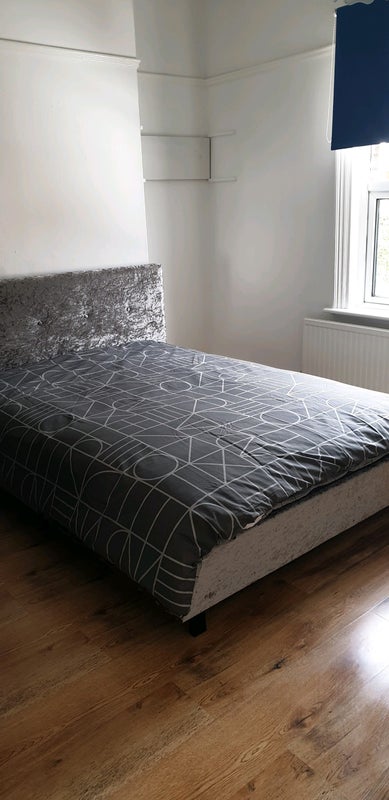 Room Milton Road in Luton