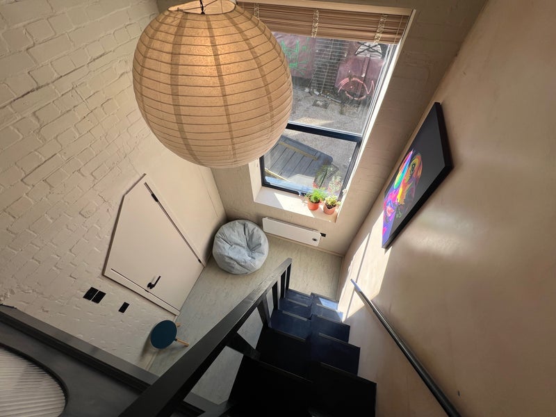 Room Catwalk Place in Greater London