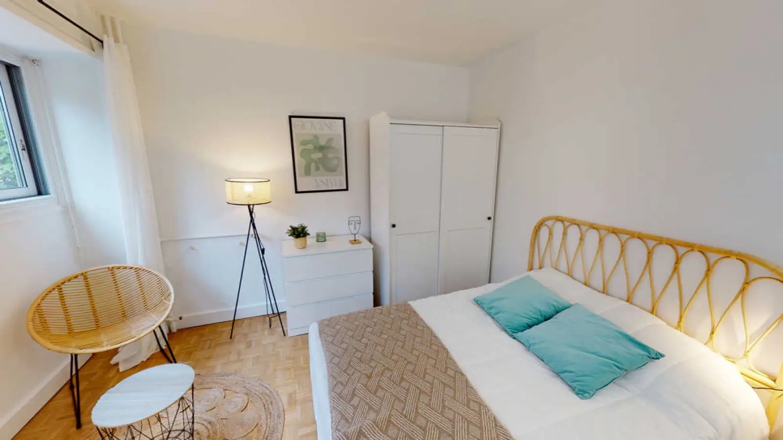Room Rue Victor Hugo in Courbevoie