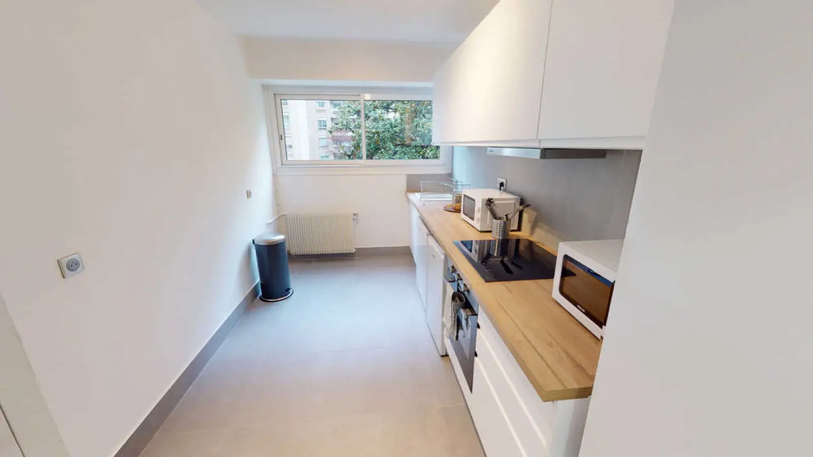 Room Rue Victor Hugo in Courbevoie