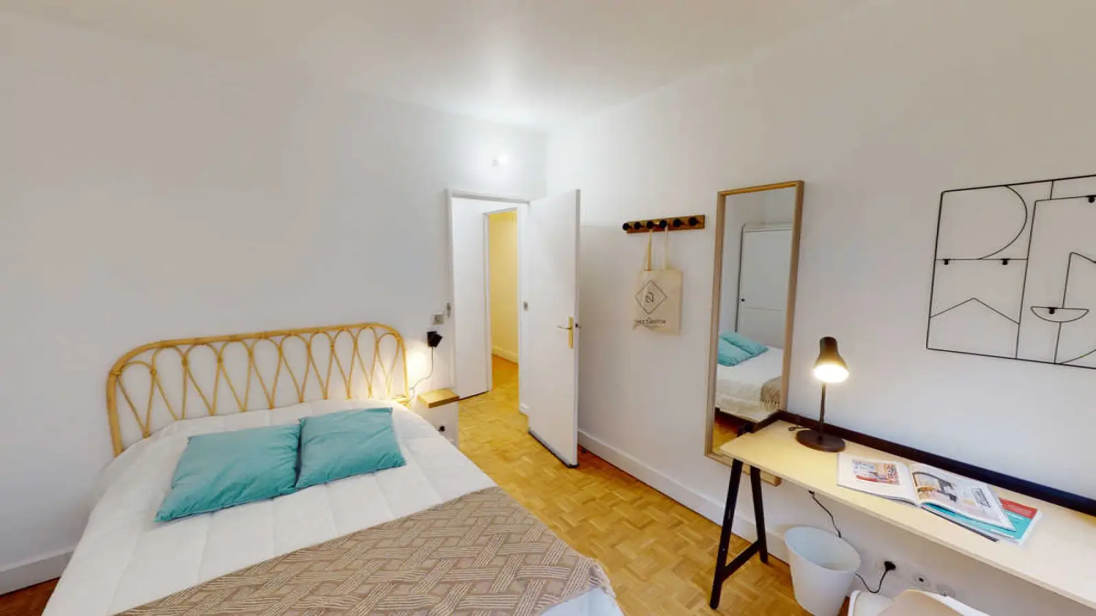 Room Rue Victor Hugo in Courbevoie