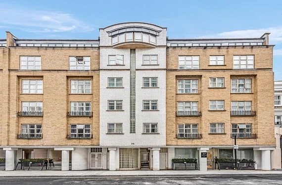 House Redan Place in City of Westminster