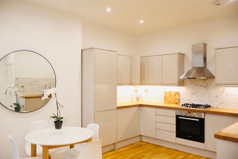 Flat Palace Road in Greater London