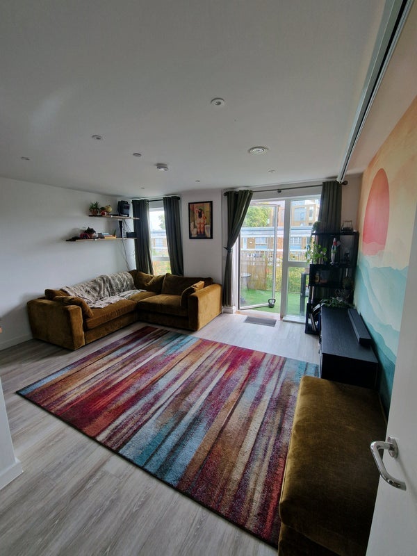 Room Aytoun Road in Greater London