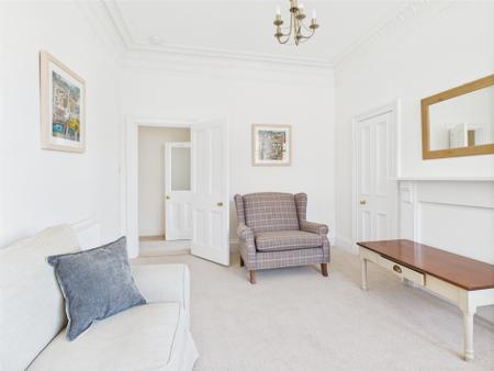 Flat Lochrin Terrace in City of Edinburgh