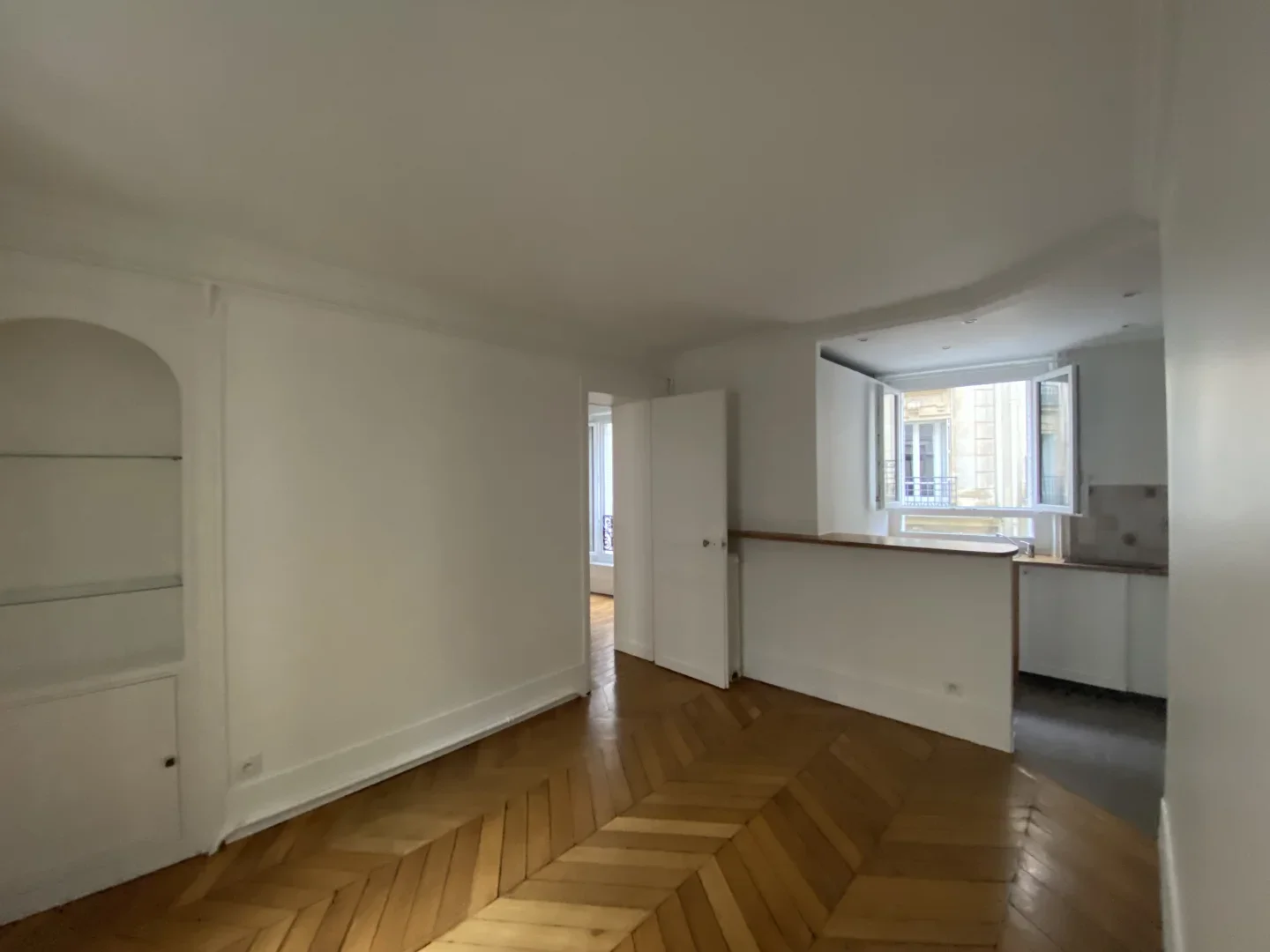 Flat Rue Fourcroy in Paris
