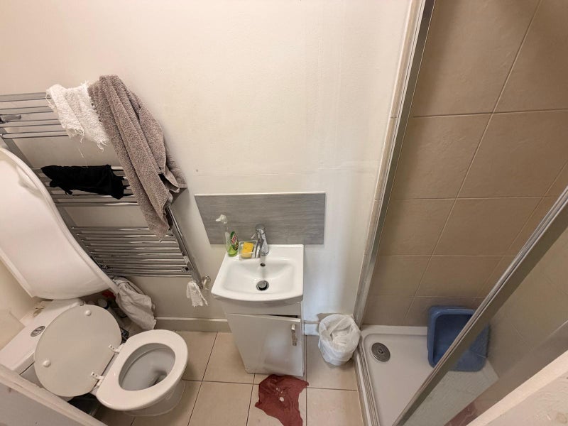 Room Adelaide Grove in Greater London
