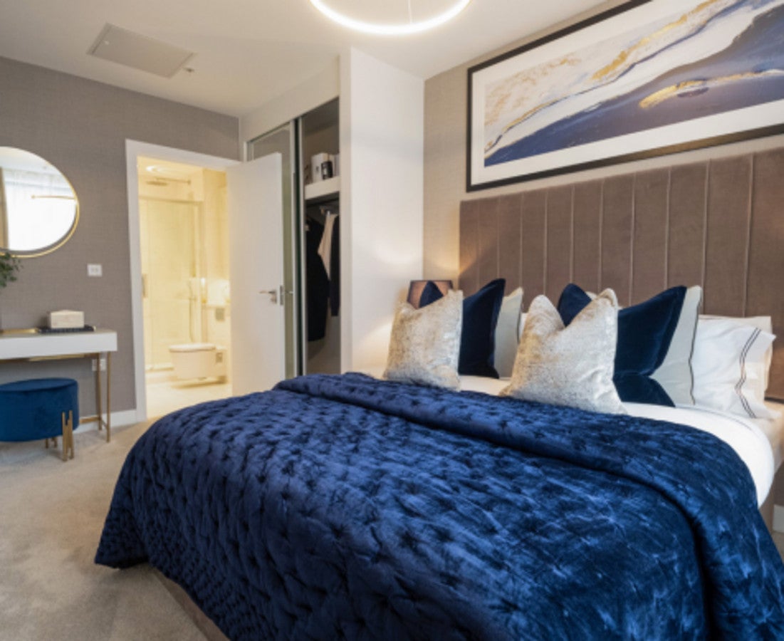 Flat Colindale Gardens in Greater London