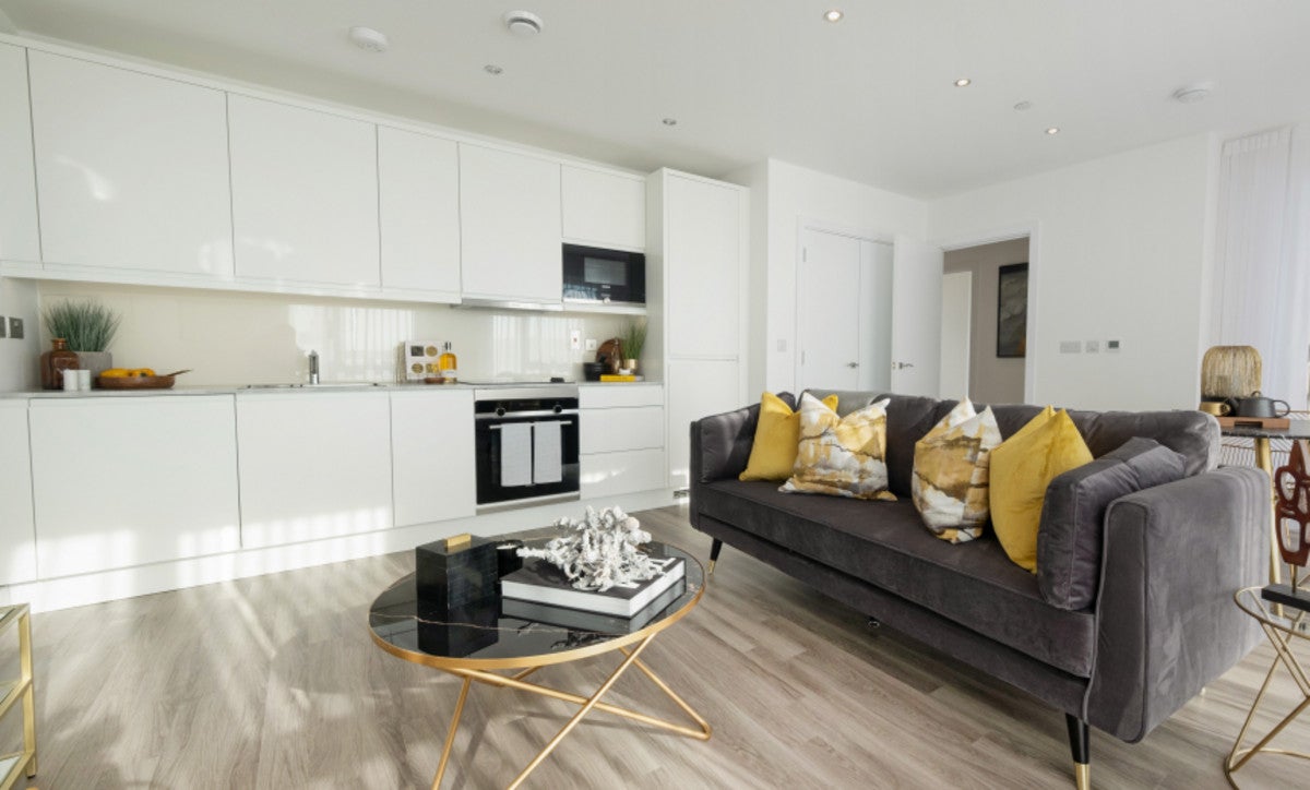 Flat Colindale Gardens in Greater London