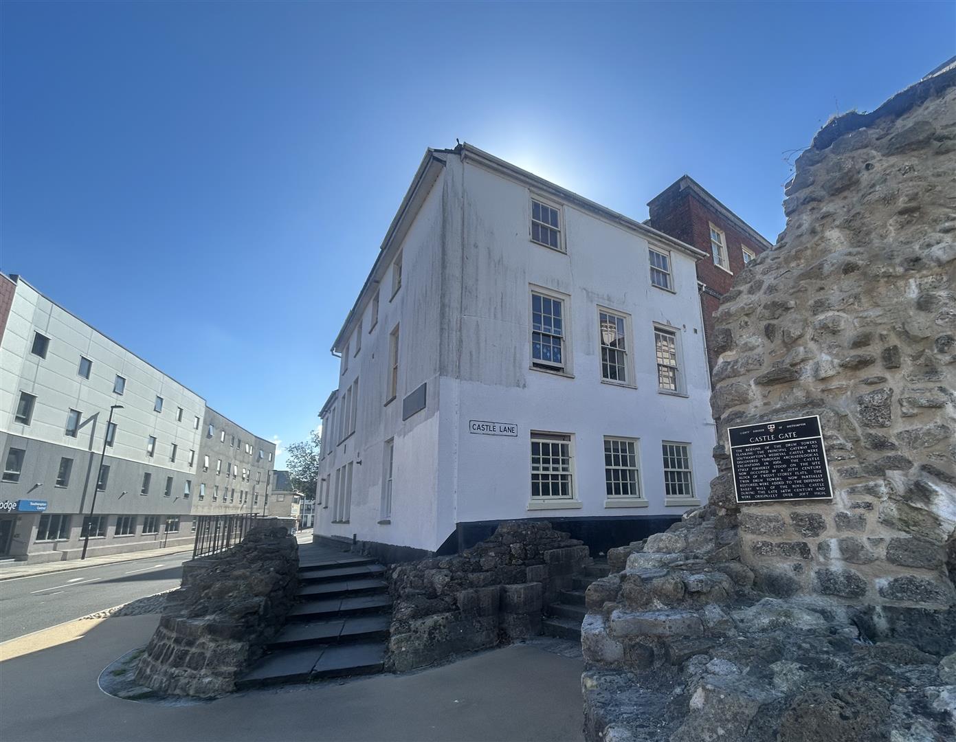 Flat Castle Lane in Southampton
