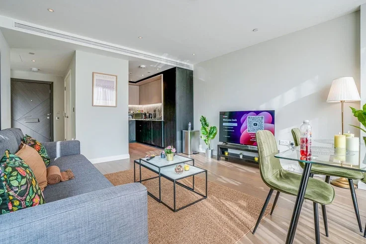 Flat Kennington Lane in Greater London