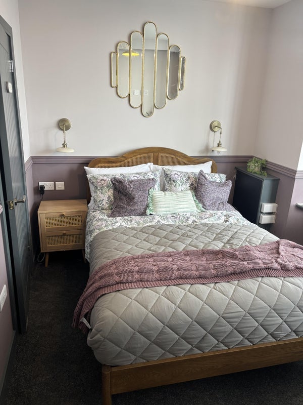 Room Back Plodder Lane South in Farnworth