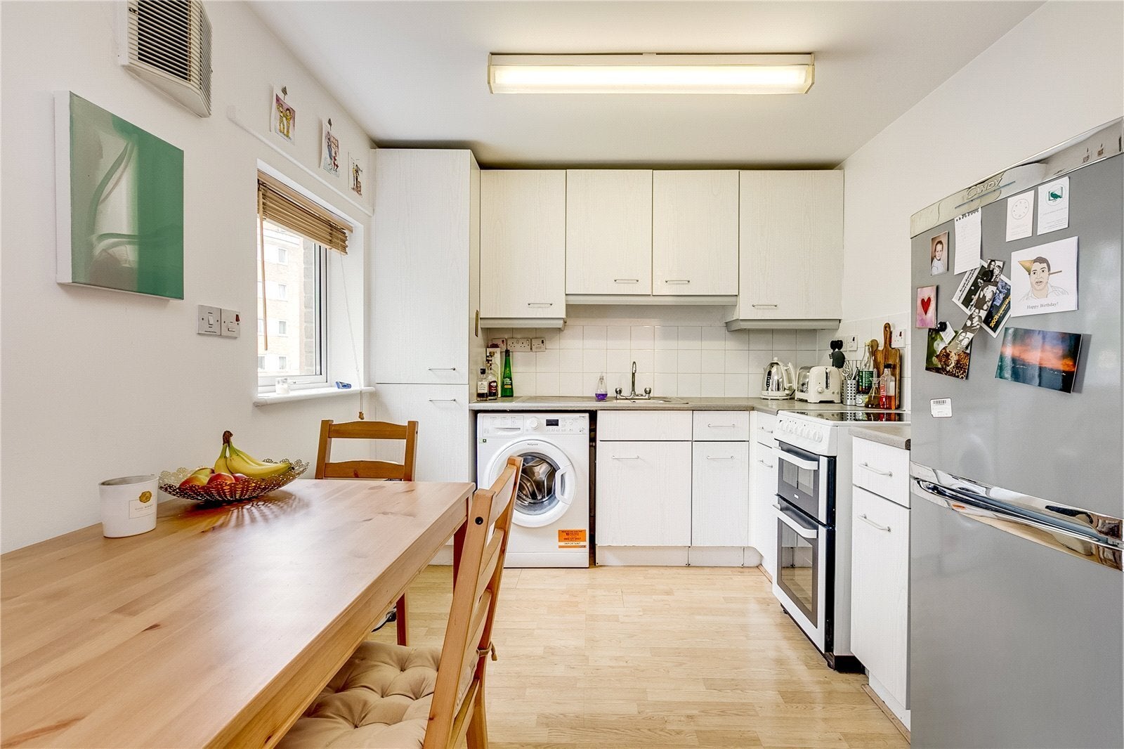 Flat Mackenzie Road in Greater London