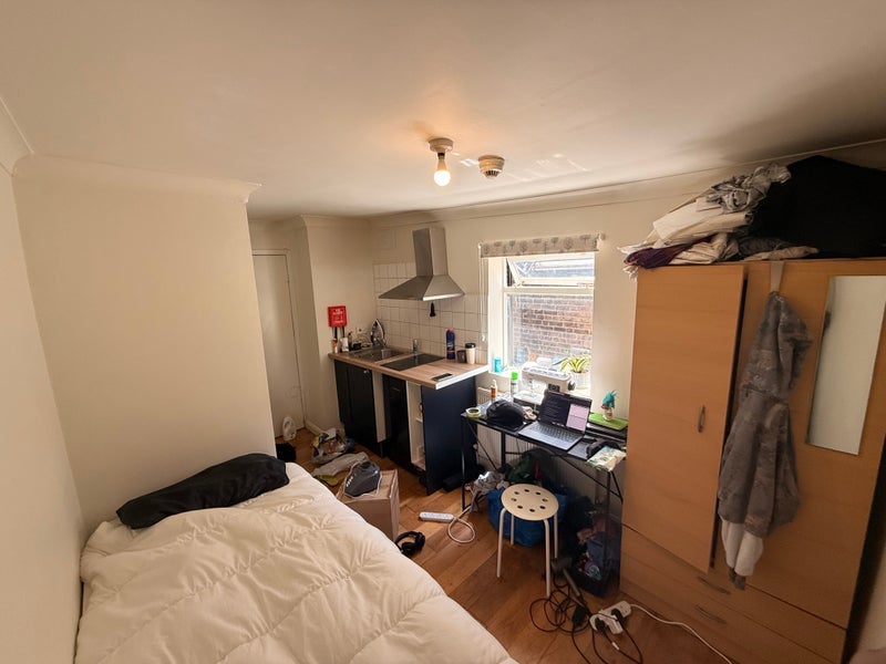 Flat St. Stephen's Avenue in Greater London