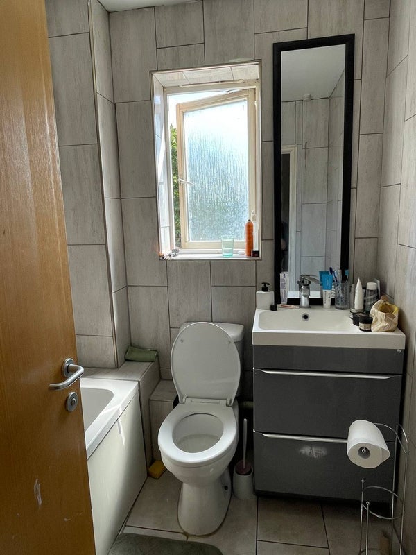 Room Lavington Close in Greater London