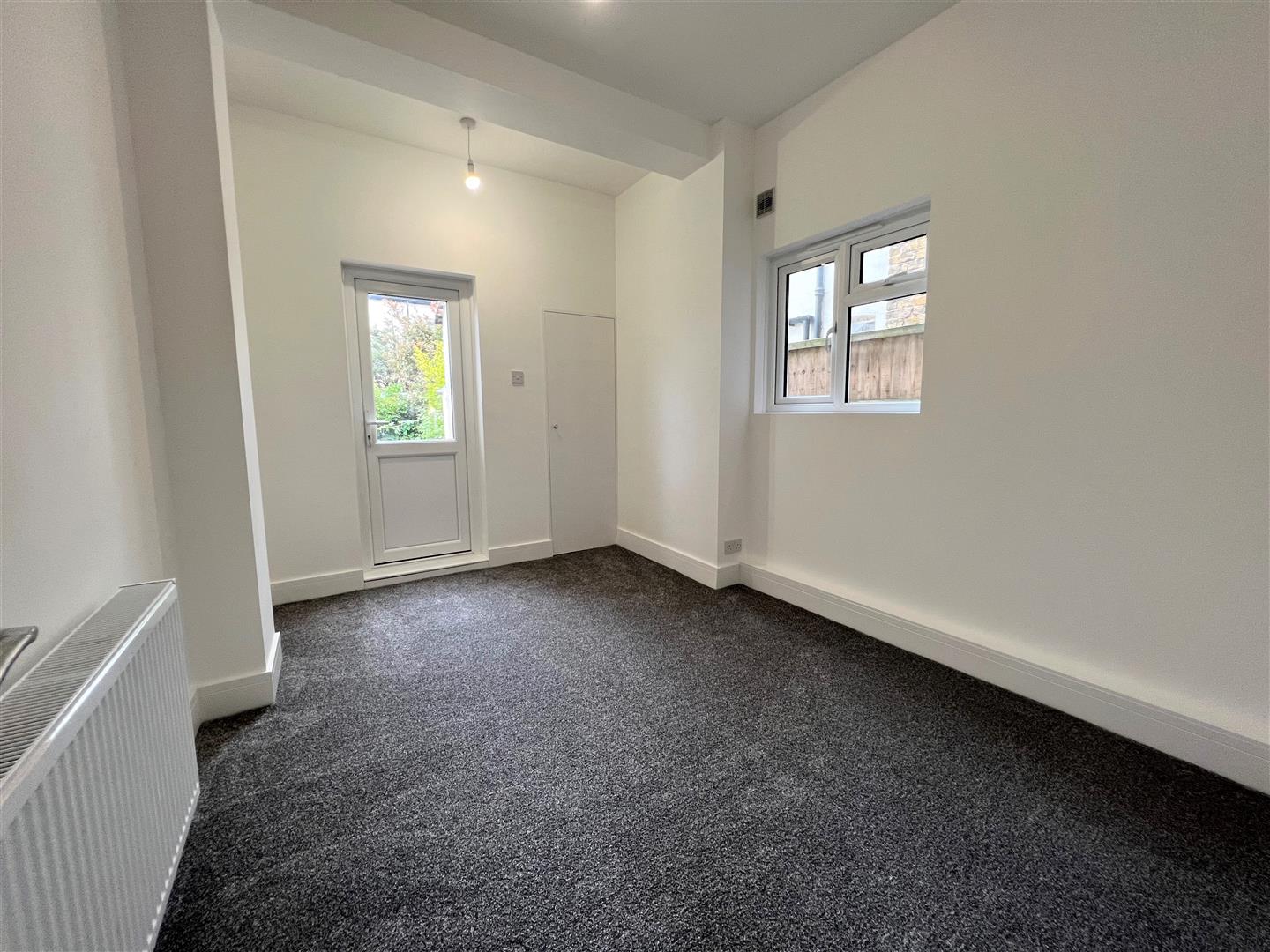 Flat Claremont Road in Southend-on-Sea