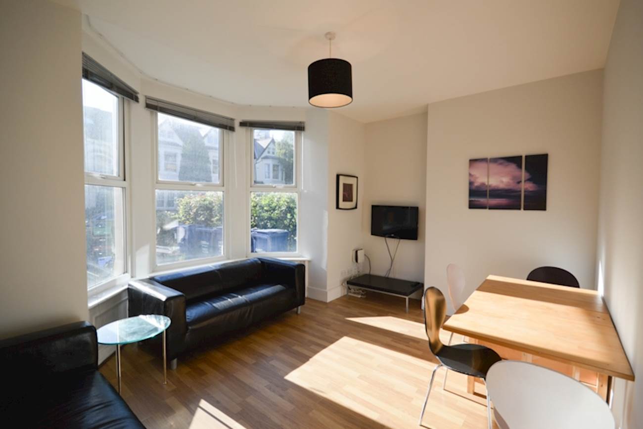 Flat Sunbury Avenue in Newcastle upon Tyne