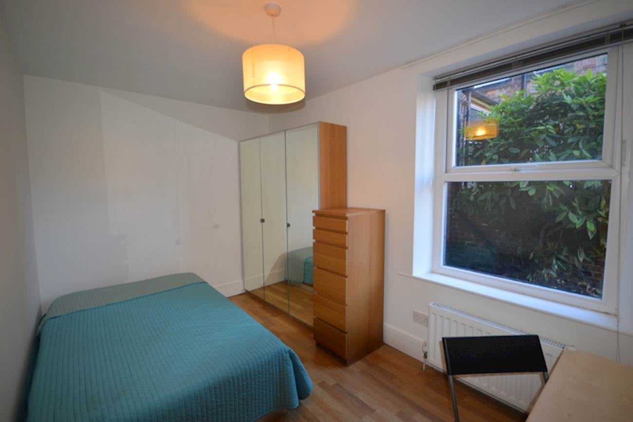 Flat Sunbury Avenue in Newcastle upon Tyne