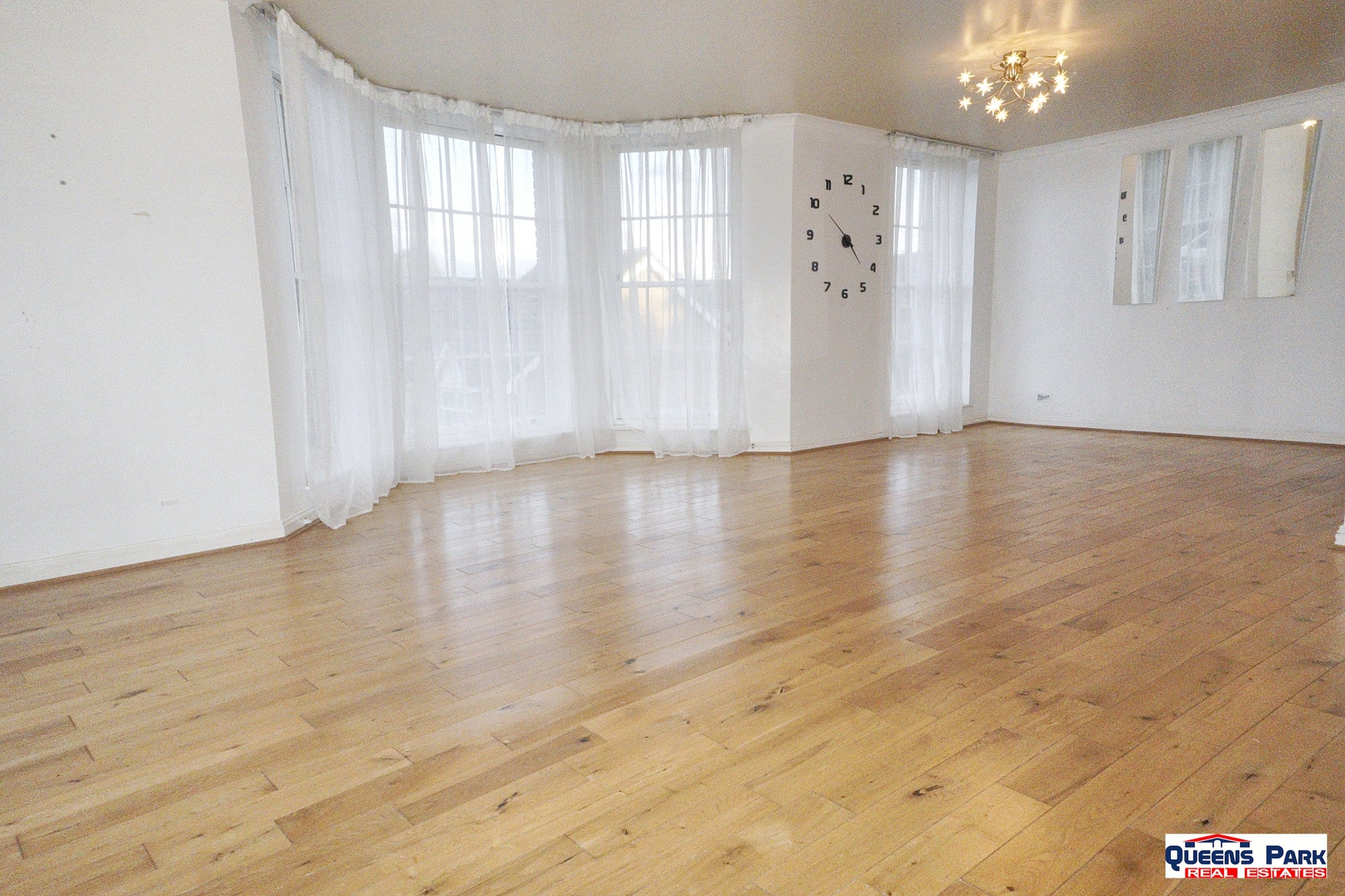 Flat Royal Drive in Greater London