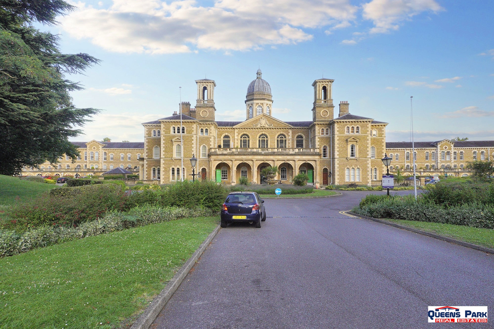 Flat Royal Drive in Greater London