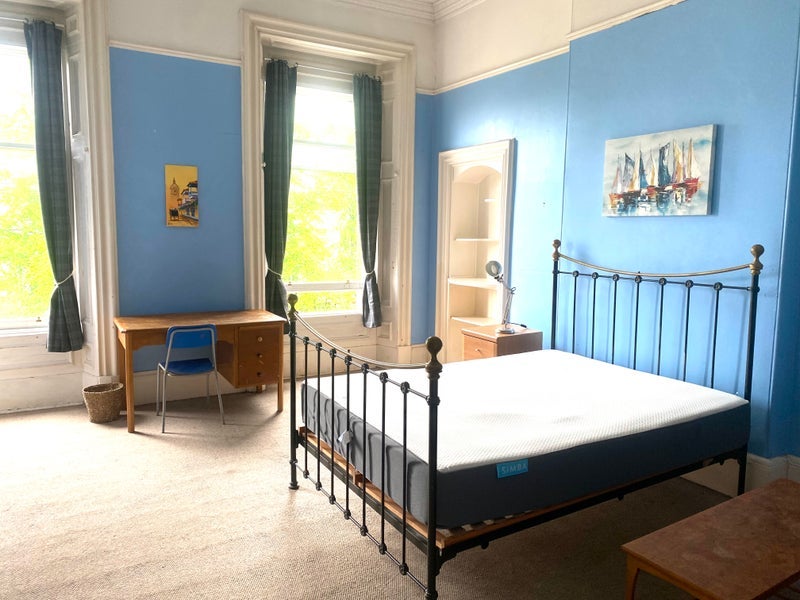 Room Great Western Road in Glasgow