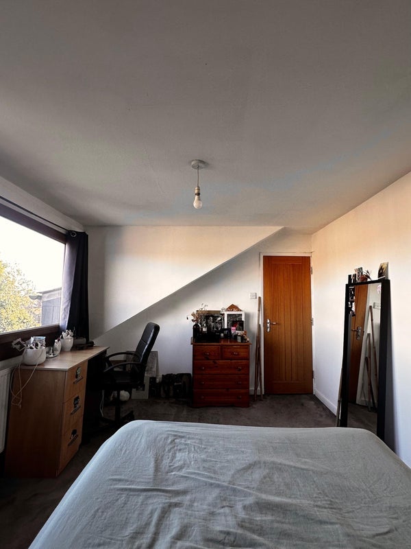 Room Hollybush Hill in Greater London