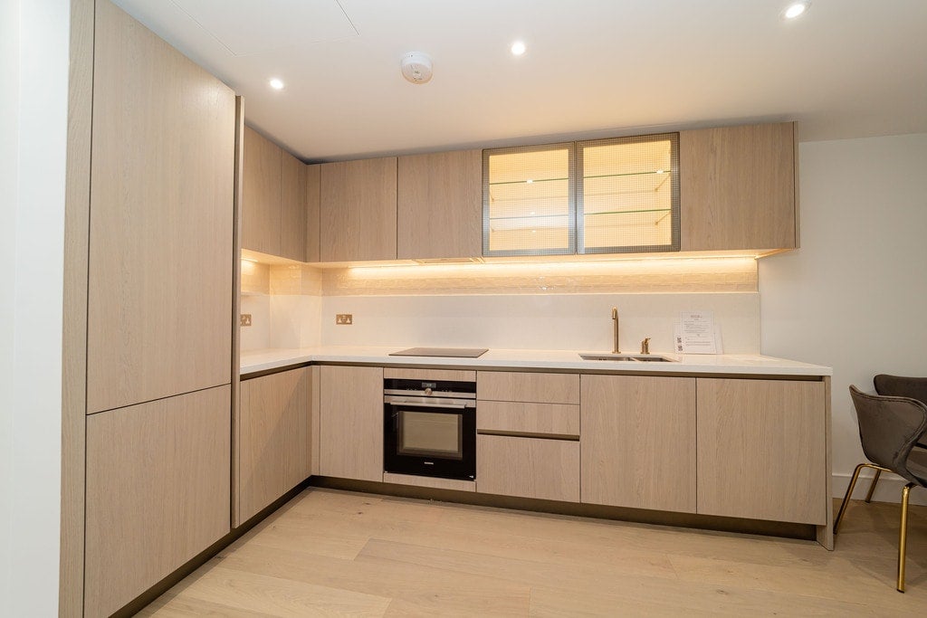 Flat York Road in Greater London