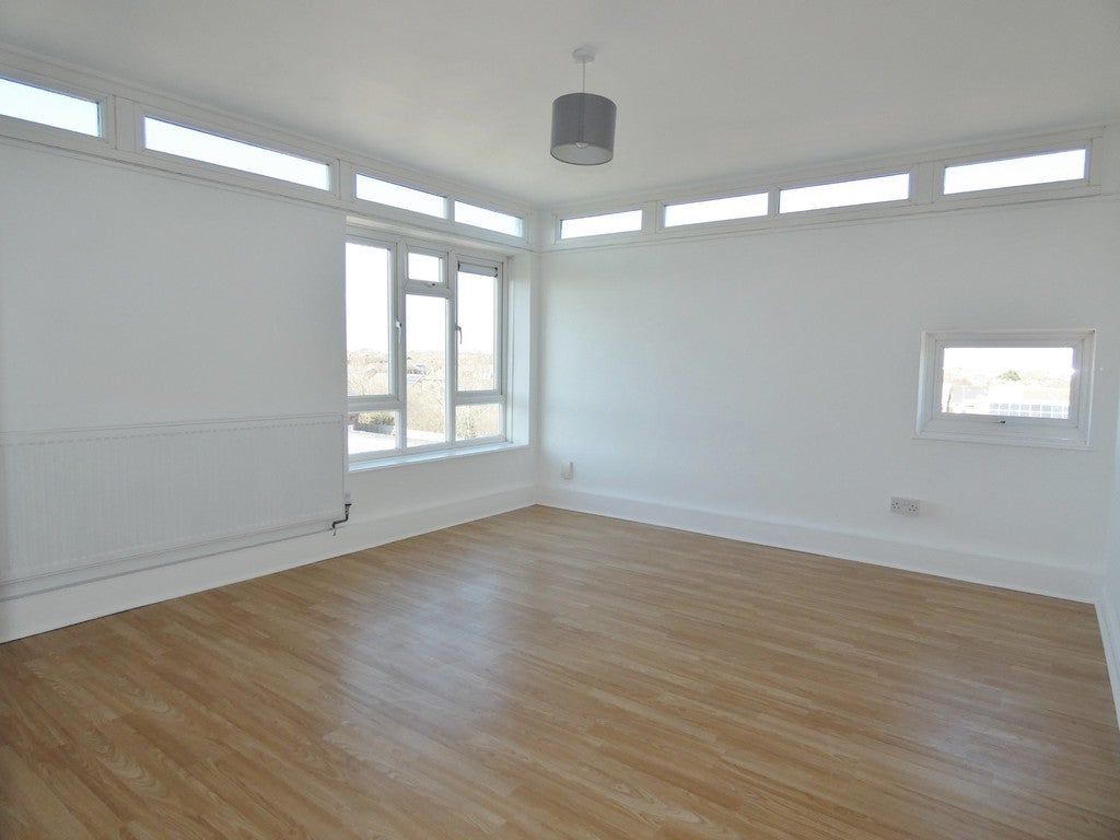 Flat Redgrave Road in Basildon
