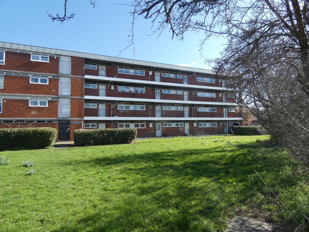 Flat Redgrave Road in Basildon