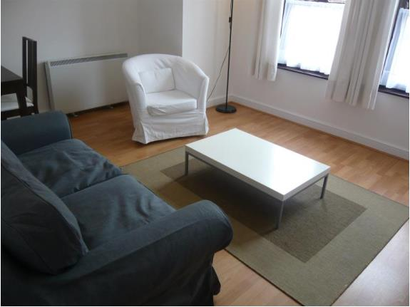 Flat Landseer Road in Leicester