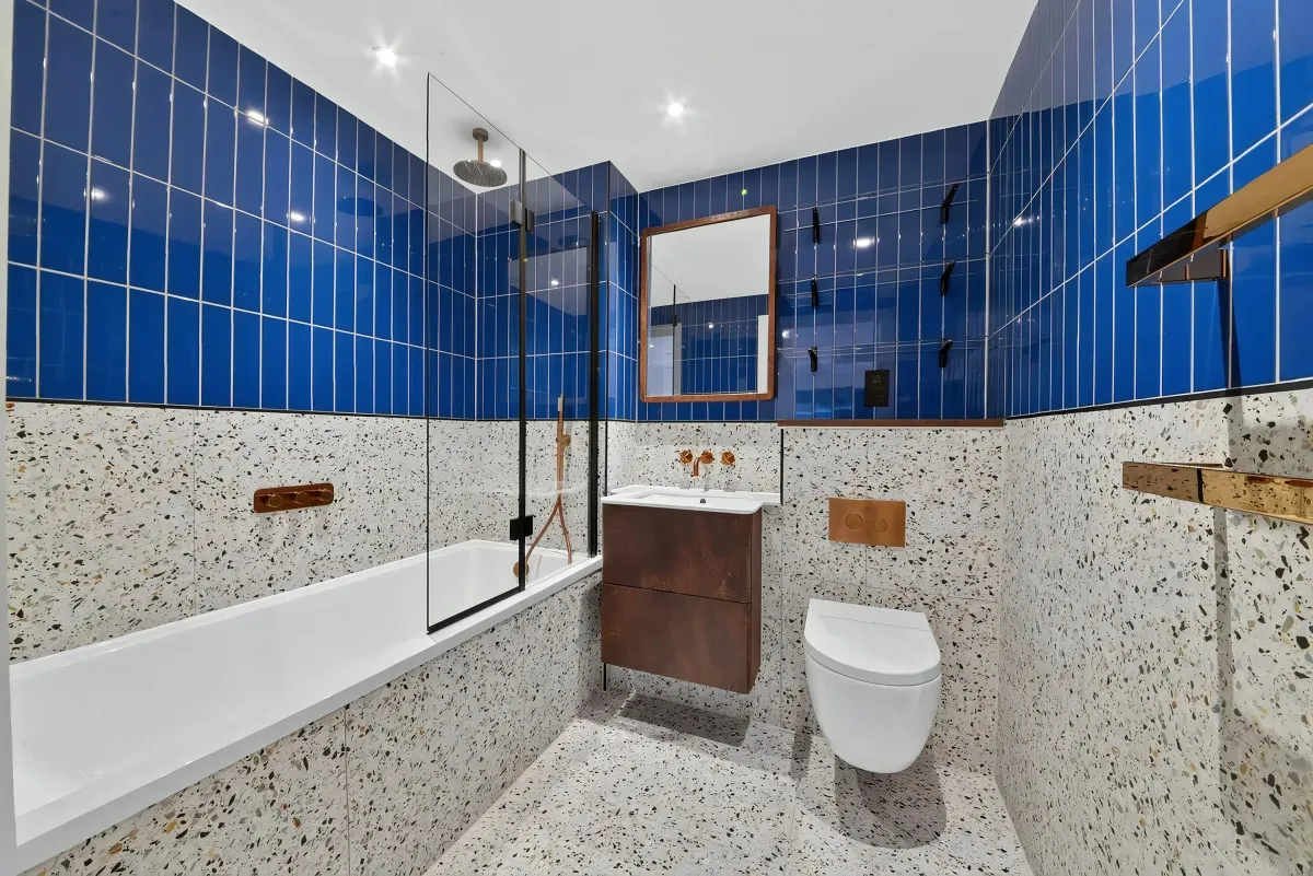 Flat Altenburg Gardens in Greater London