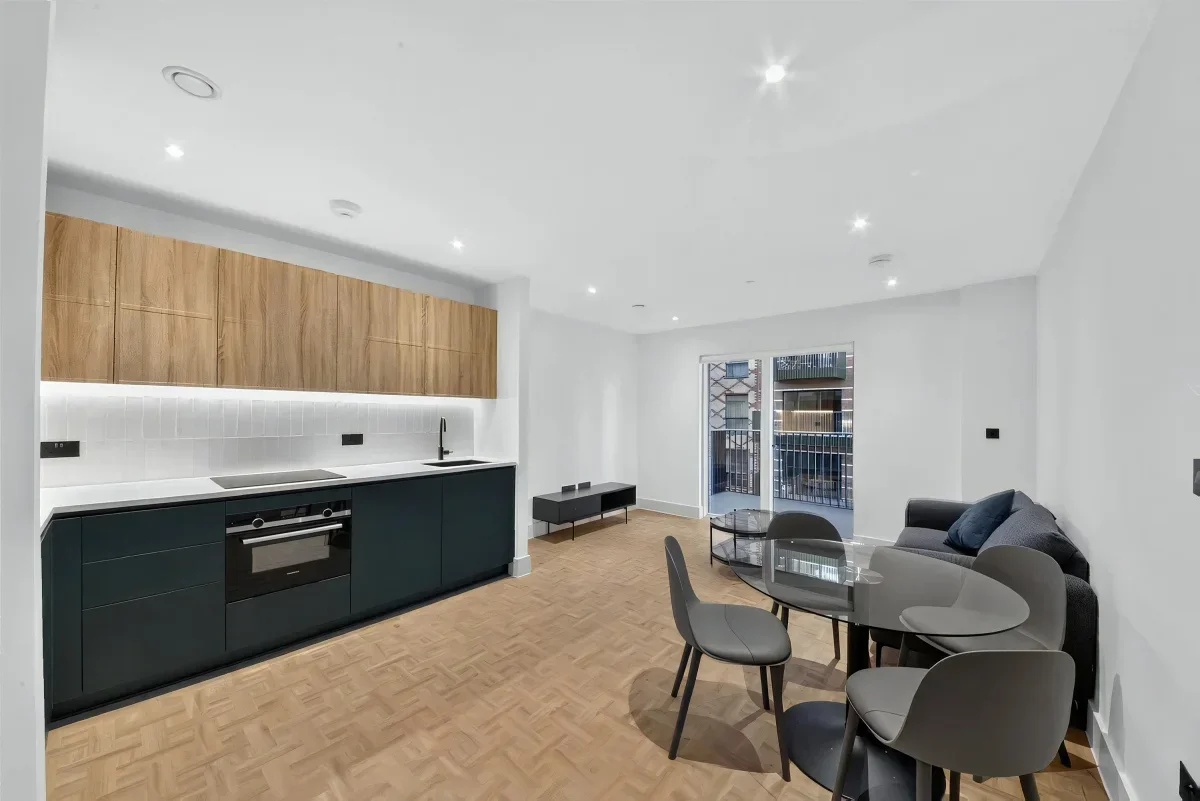 Flat Altenburg Gardens in Greater London
