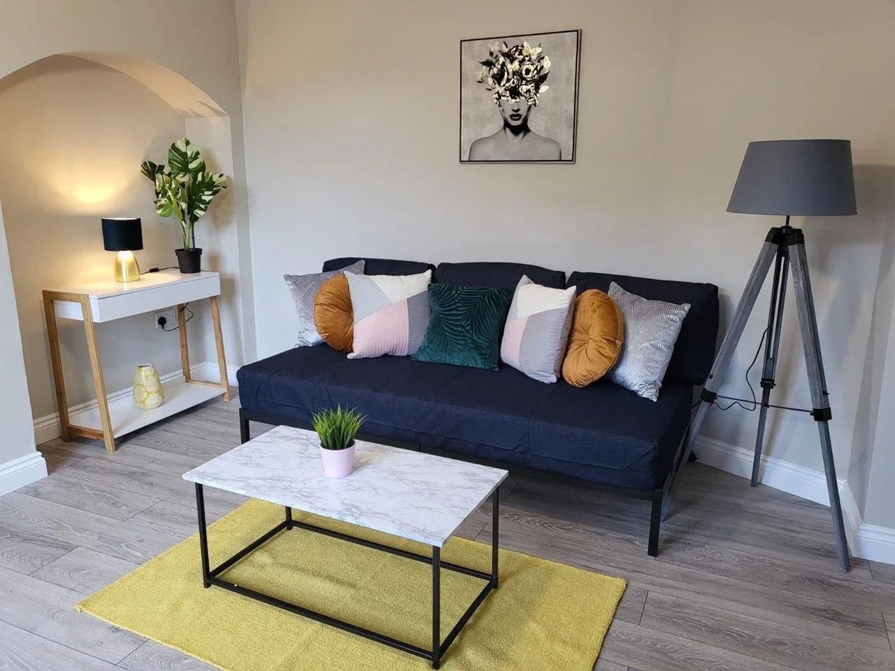 Room Lillechurch Road in London