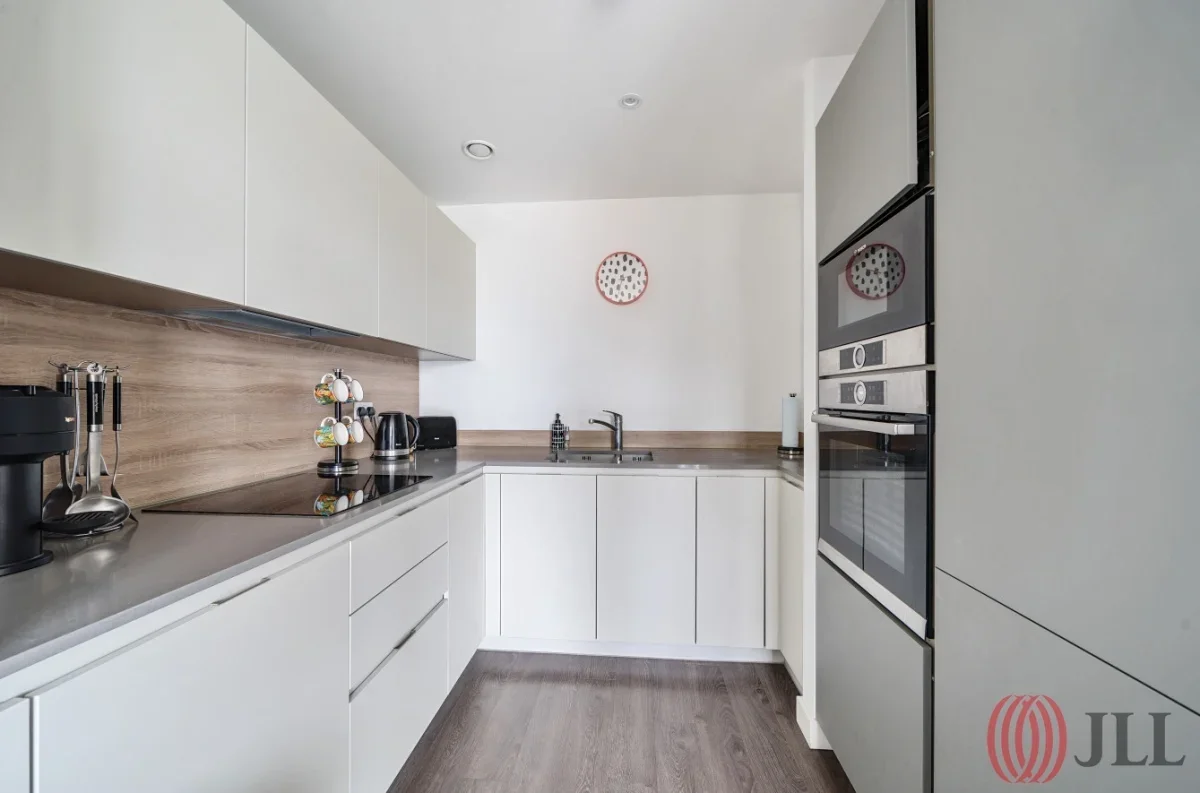 Flat Woodberry Down in Greater London
