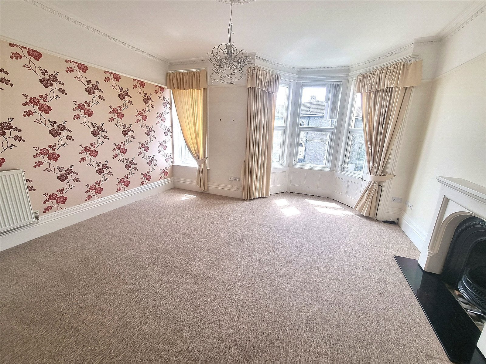 Flat All Saints Road in Weston-super-Mare