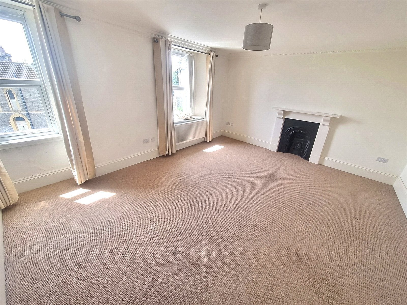 Flat All Saints Road in Weston-super-Mare