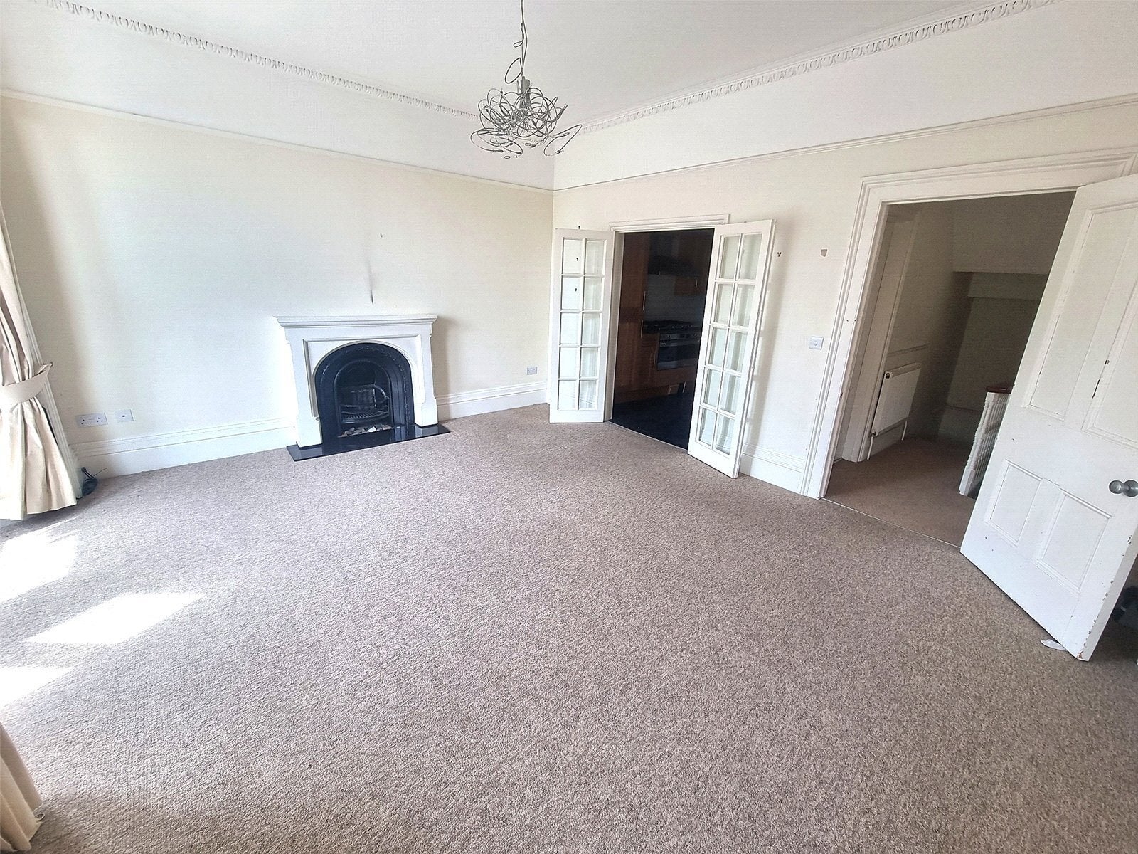 Flat All Saints Road in Weston-super-Mare